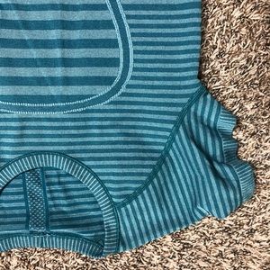 Lululemon workout tee shirt